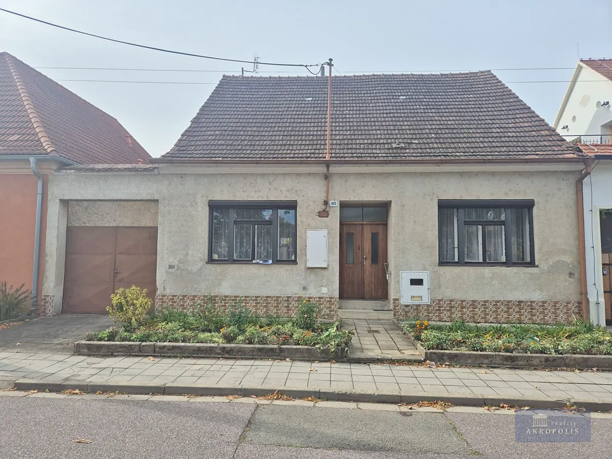 Prodej rodinného domu 243 m², pozemek 548 m²